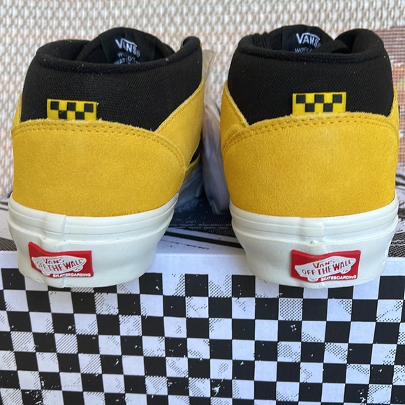 Vans • Men’s Skate Half Cab
Bruce Lee Black/Yellow
VN0A5FCDY23
Sneakers - Picture 14 of 16